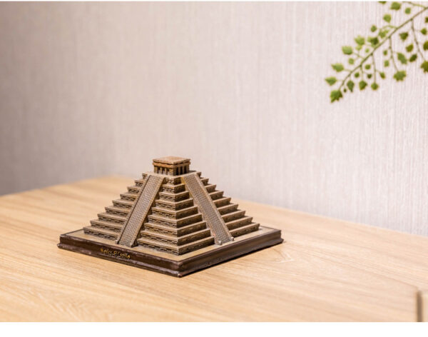 Pyramid Resin Crafts Home Ornament – Bild 4