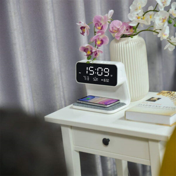 Creative 3 In 1 Bedside Lamp Wireless Charging LCD Screen Alarm Clock  Wireless Phone Charger – Bild 6